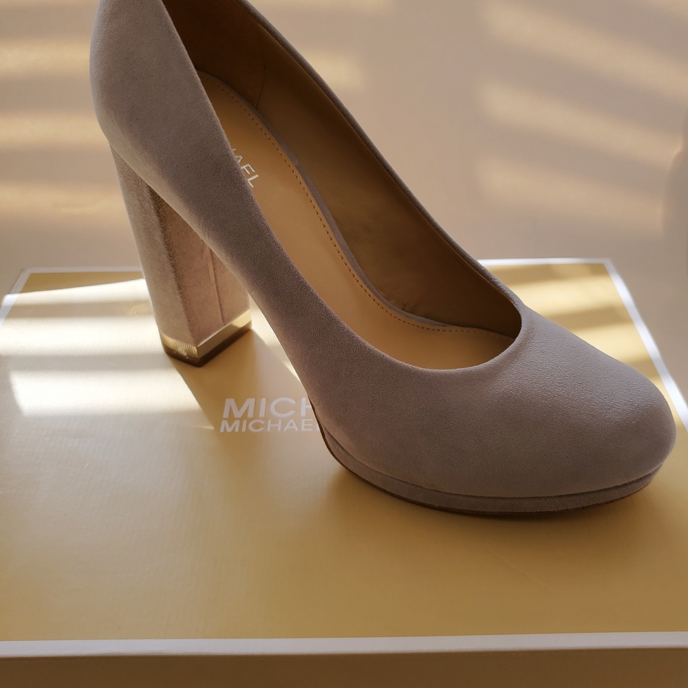 Michael Kors Women's Pearl Grey Heels